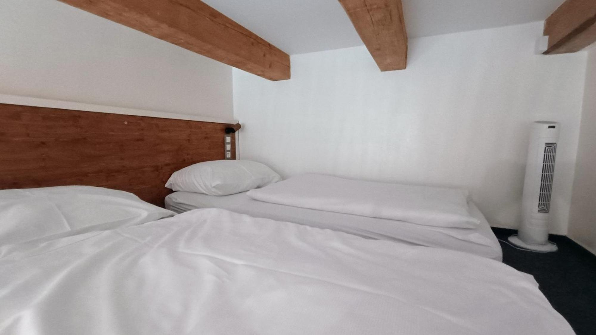 S42 Hotel Prag Oda fotoğraf