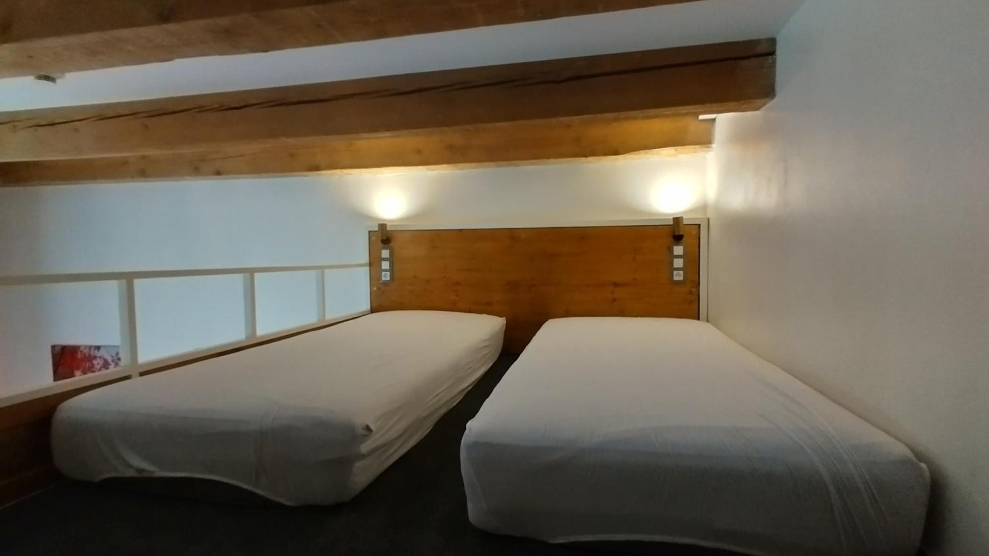 S42 Hotel Prag Oda fotoğraf